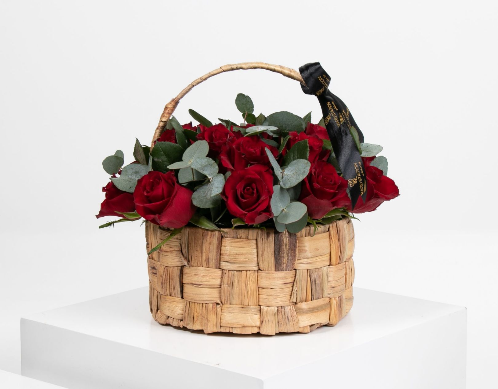 Picture of Red Roses Basket 01