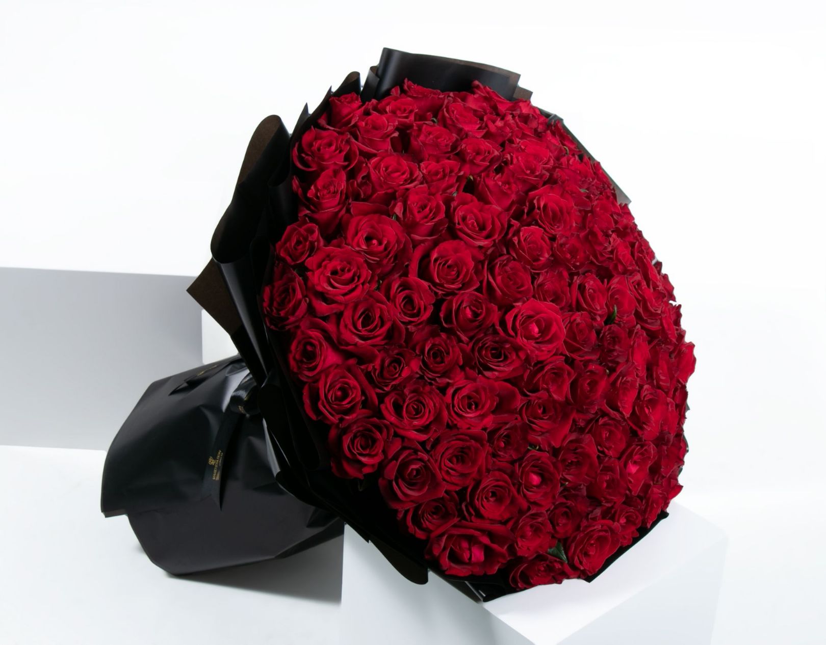 Picture of 100 Red Rose | Black wrapping