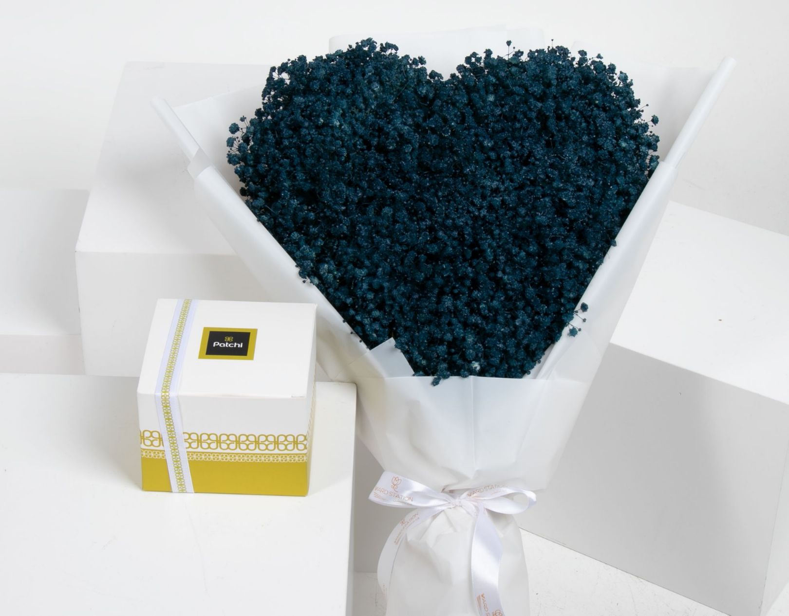 Picture of Blue Gypsophila Heart