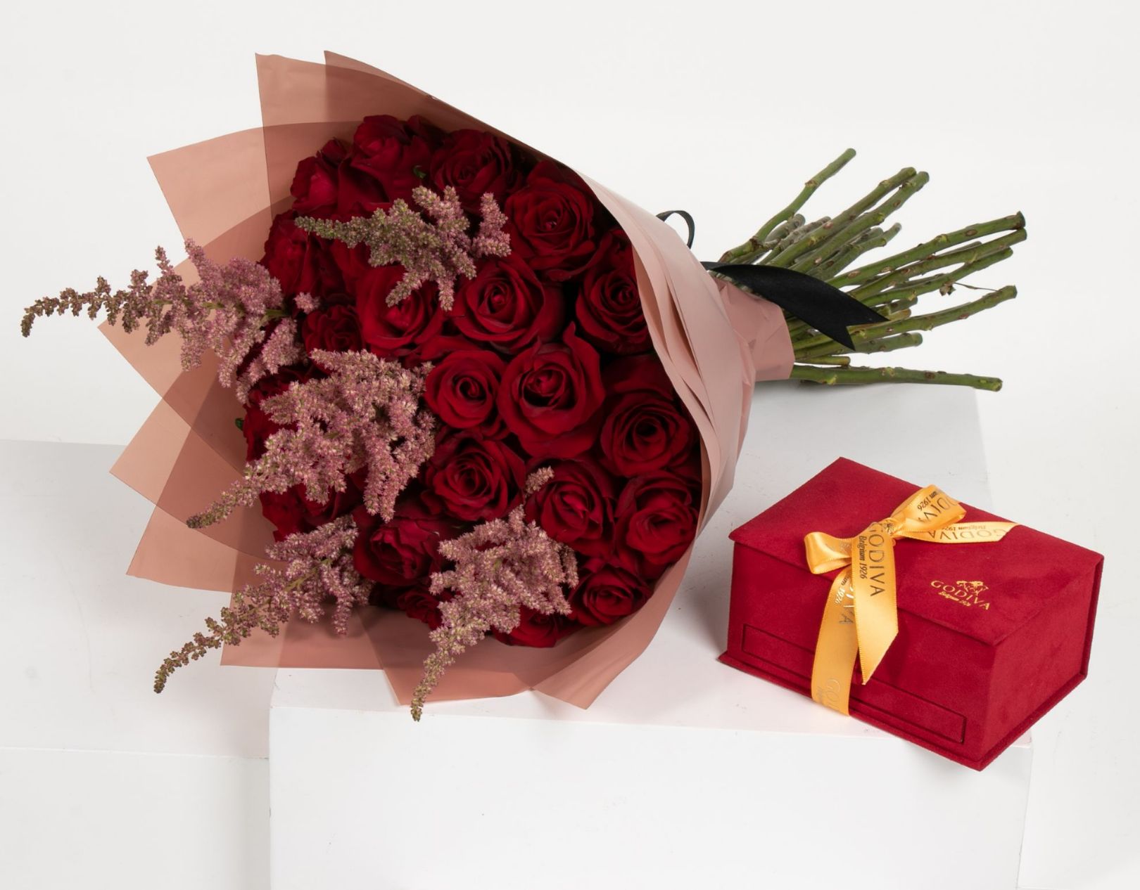 Picture of 30 Red Velvet Rose with Godiva Chocolate