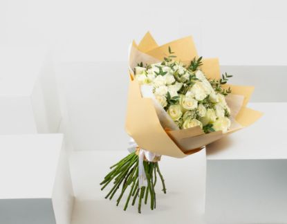 Picture of Royal bouquet | White flowers
